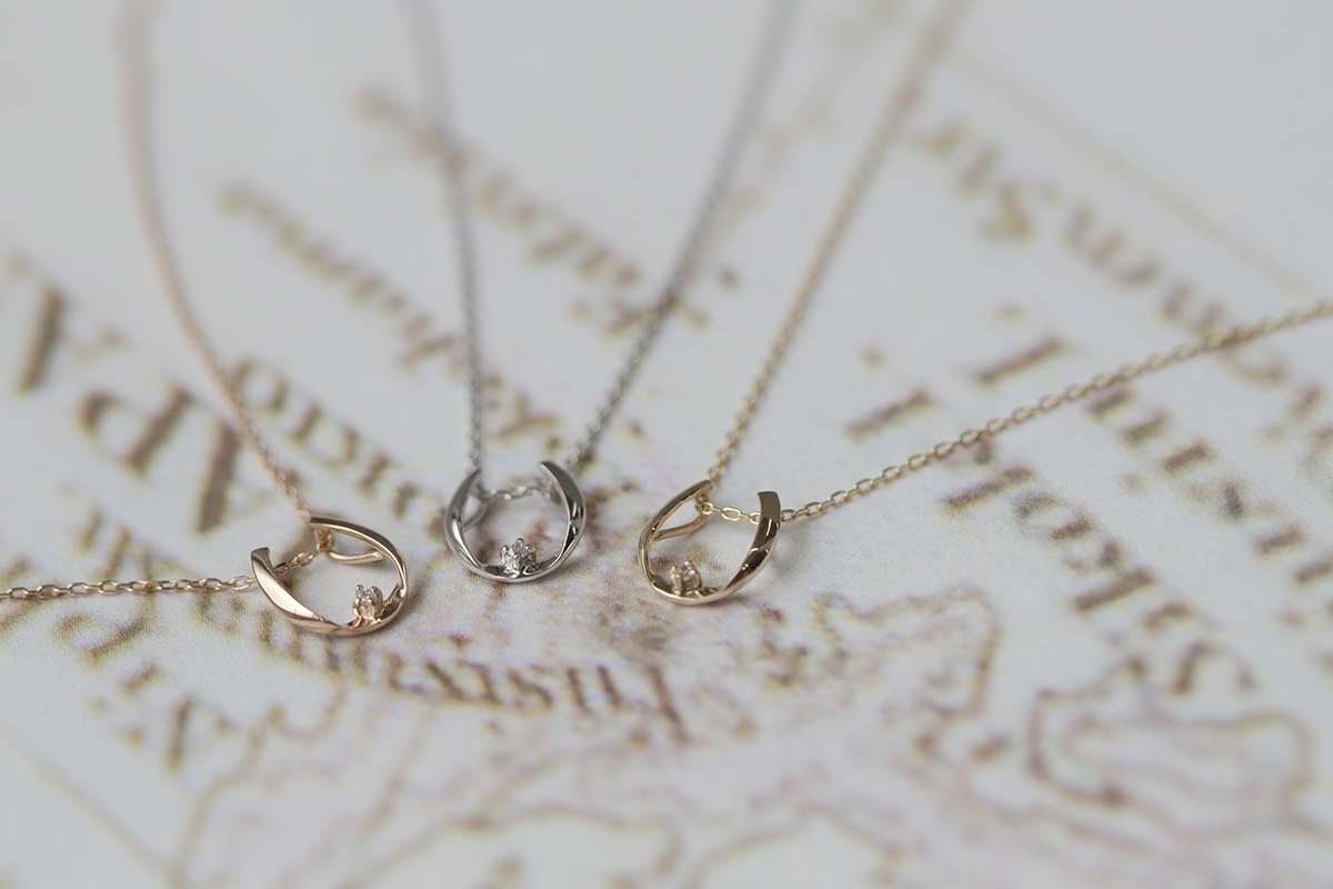 K10 PG YG WG 馬蹄モチーフダイヤモンドネックレス