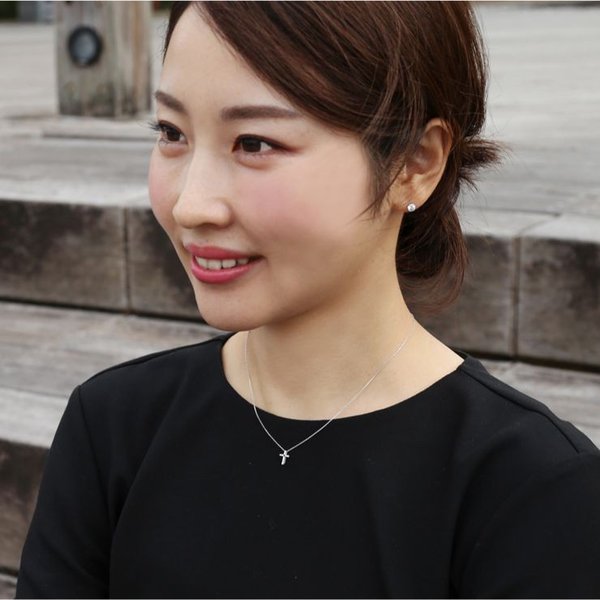 K10WGダイヤモンドブルーサファイアネックレス、着用写真