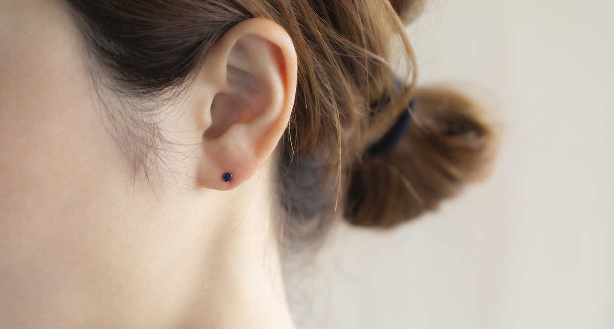 K18 PG サファイアピアス 一粒 両耳 9月誕生石