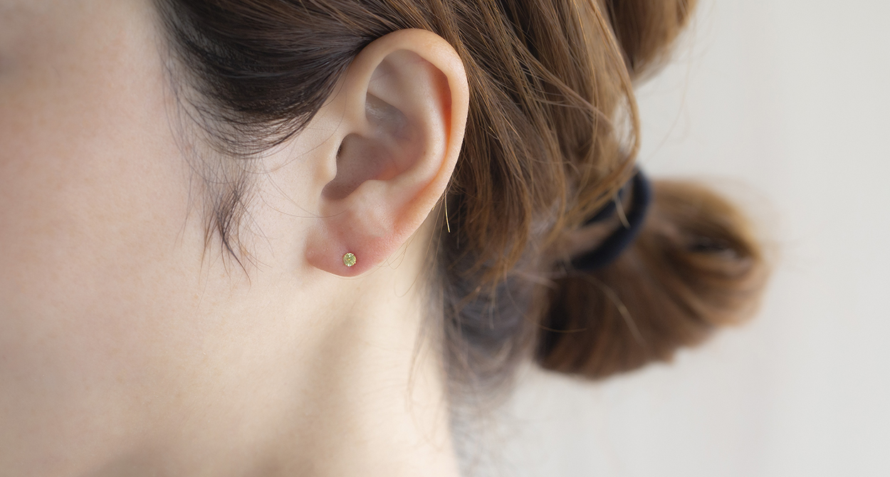 K18 PG ペリドットピアス 一粒 両耳 8月誕生石