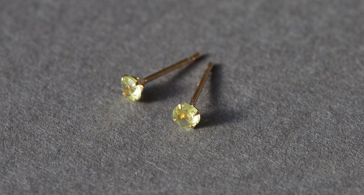 K18 PG ペリドットピアス 一粒 両耳 8月誕生石
