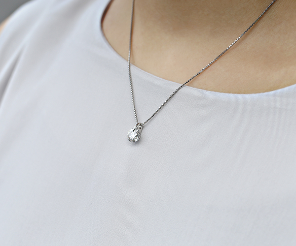 1点留め一粒ダイヤモンドネックレス