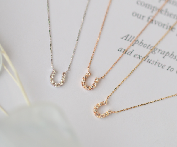 ３種類のダイヤ馬蹄ネックレス