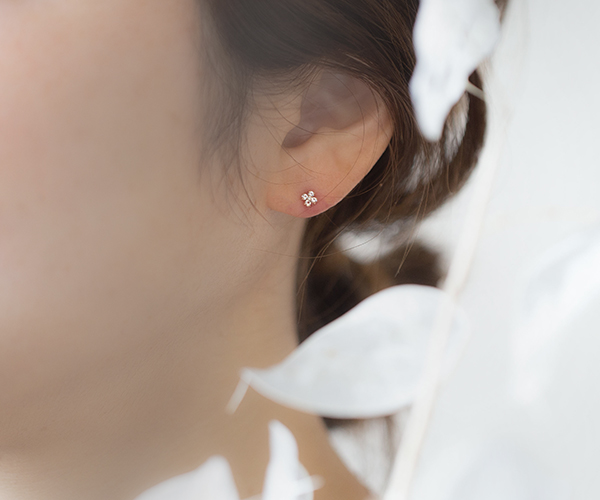 ピアス着用画像