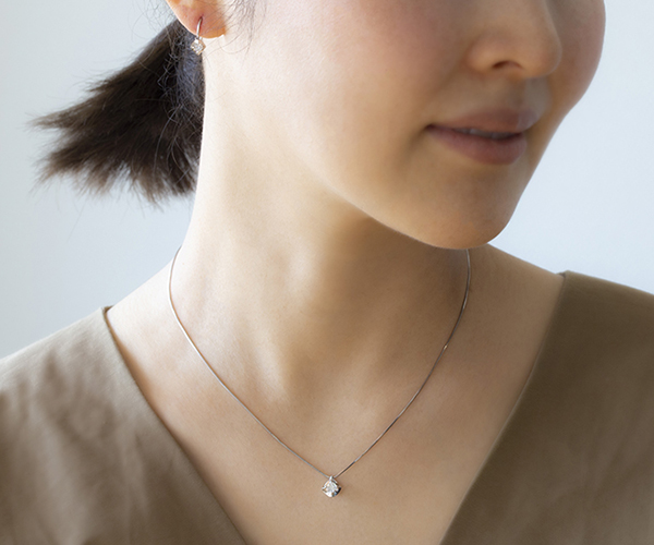 ネックレス着用画像