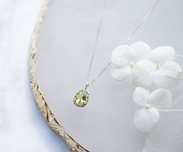 ペリドットのネックレス