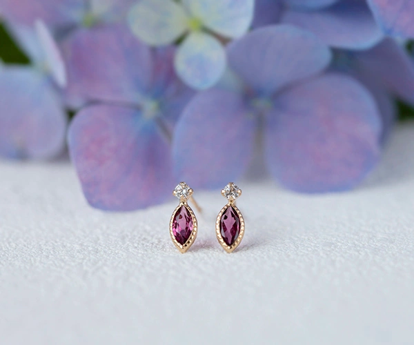 ロードライトガーネットピアス