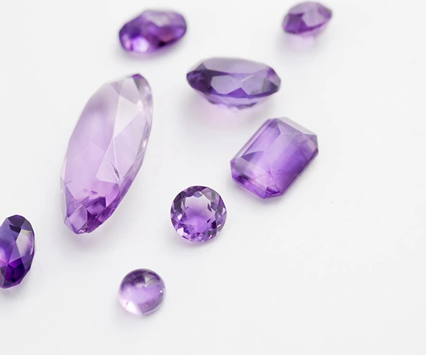 アメジストの特徴である紫色
