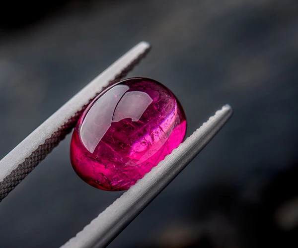 ルビーの特性と美しさ