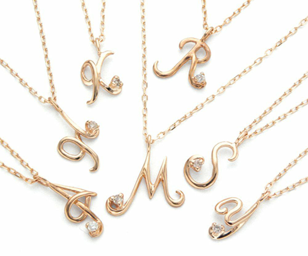 イニシャルモチーフ