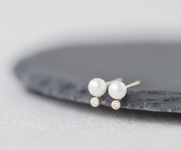 ベビーパールピアス