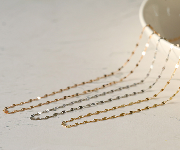 ペタルチェーンネックレス