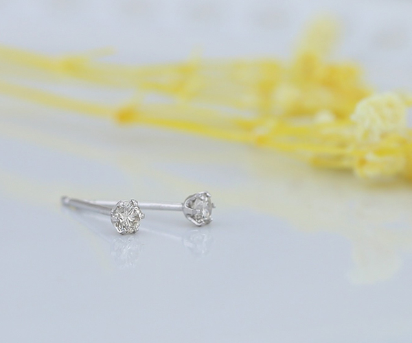 プラチナ 一粒 ダイヤモンド スタッド ピアス