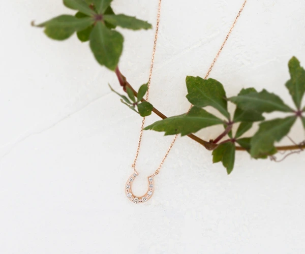 K10 PG ダイヤモンド馬蹄ネックレス