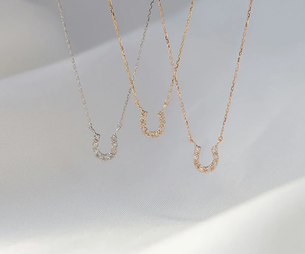 馬蹄ネックレスの魅力.