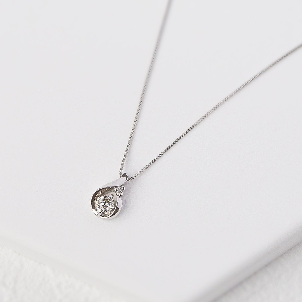 鑑定書付き プラチナ ダイヤモンド ドロップ ネックレス PT900 PT850