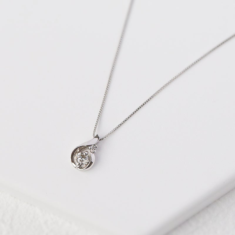 鑑定書付き プラチナ ダイヤモンド ドロップ ネックレス PT900 PT850