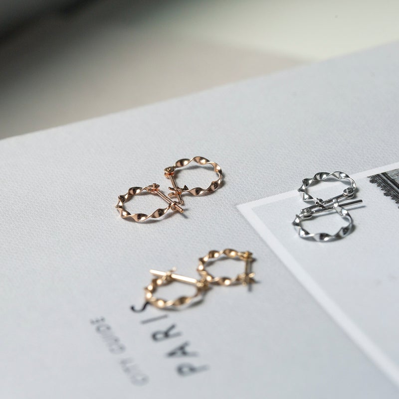 K10 PG フープピアス ひねり ピアス ピンクゴールド