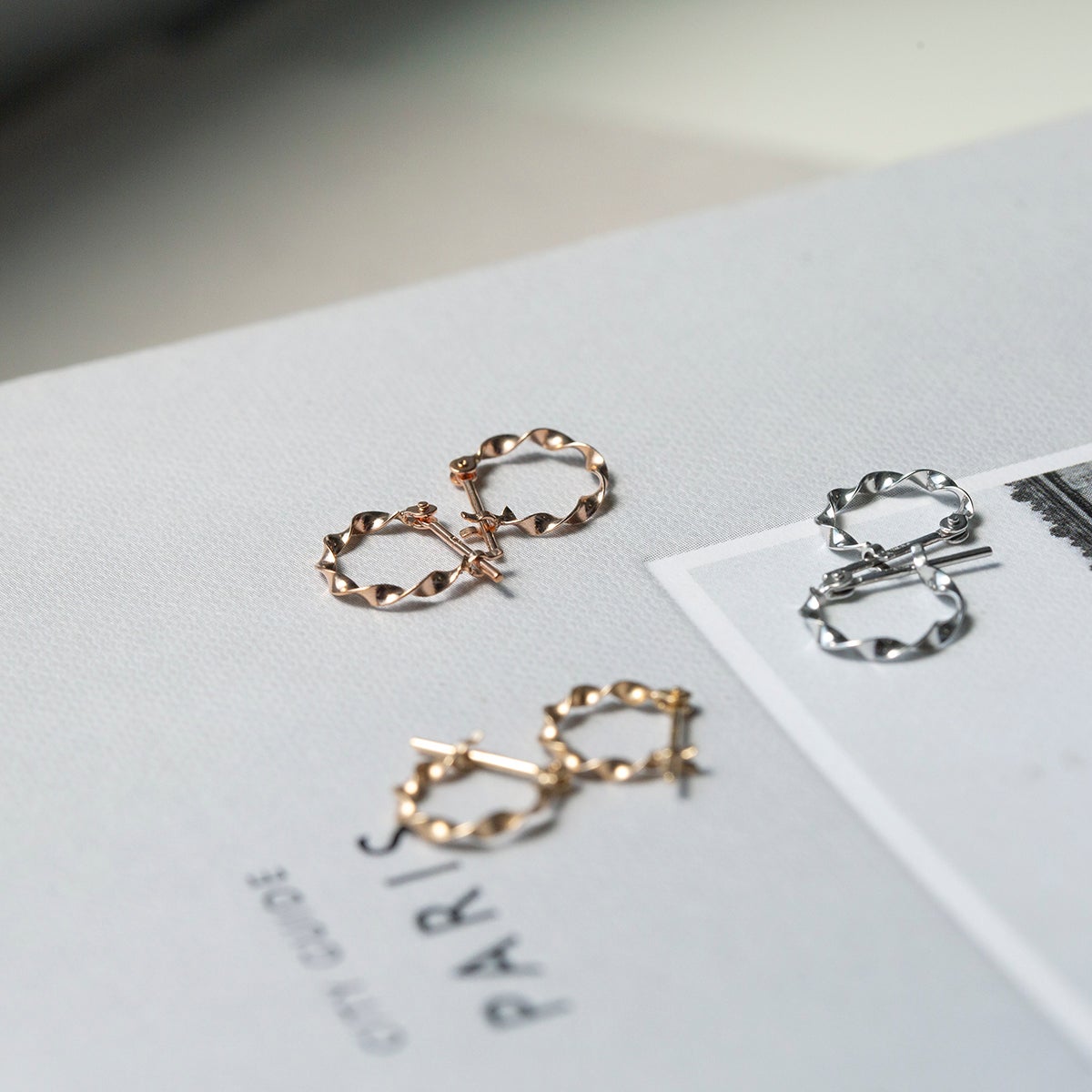 K10 WG フープピアス ひねり