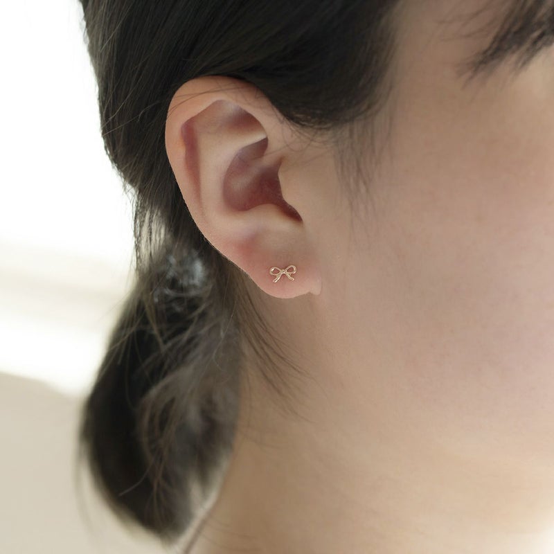 K10 PG ピアス リボン ピンクゴールド スタッドピアス ラッキーモチーフ レディース プレゼント 誕生日 10代 20代 30代 かわいい 小さい 華奢 彼女 10金