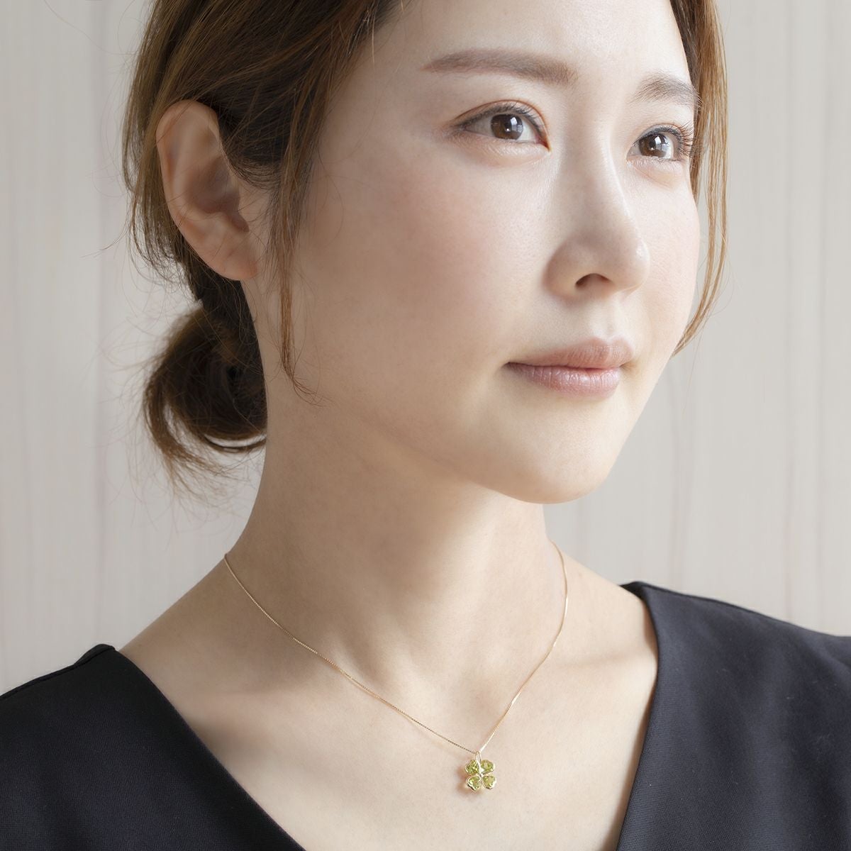 8月誕生石】K10 YG ペリドット ネックレス クローバー | IKEDA