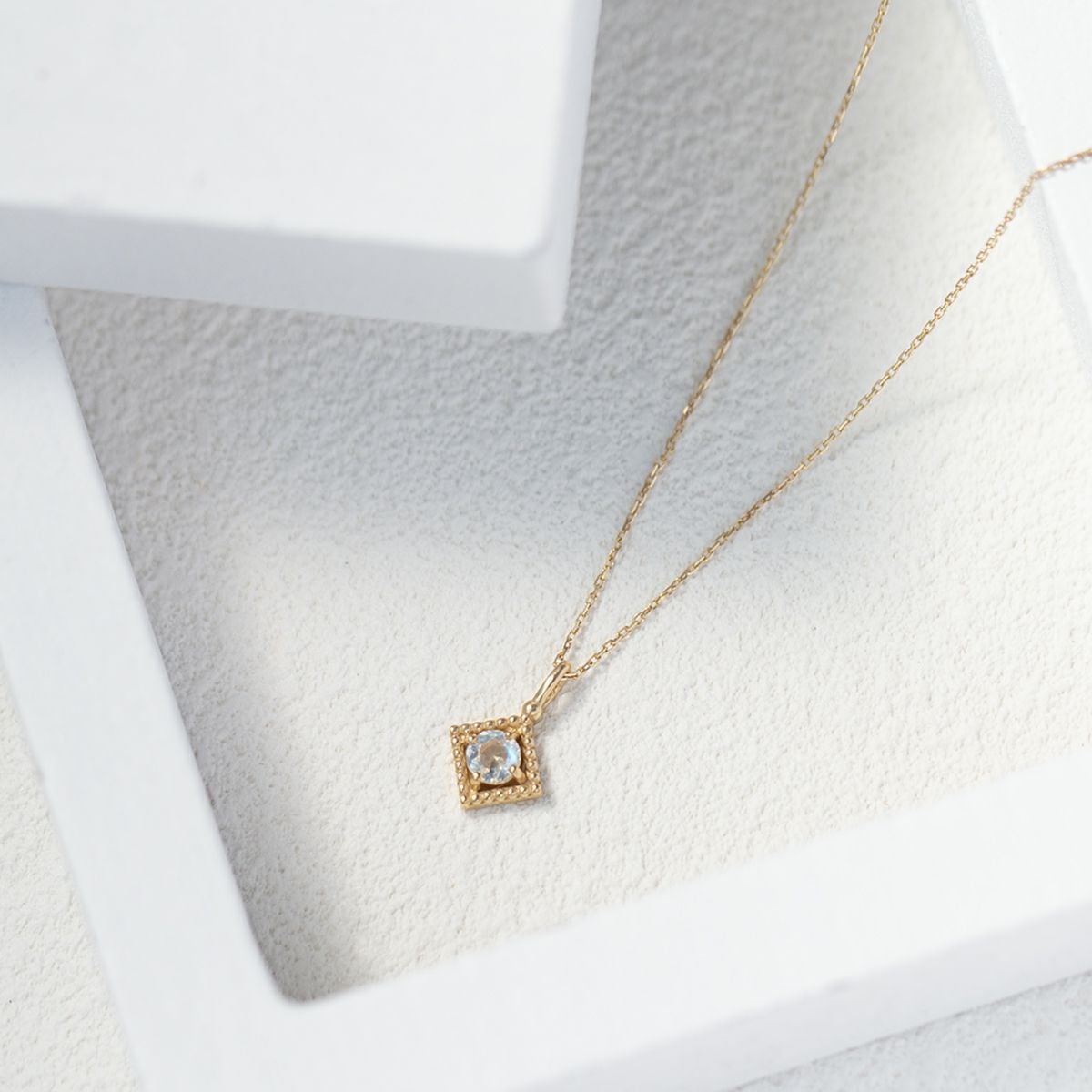 6月誕生石】K10 YG ブルームーンストーン ネックレス | IKEDA