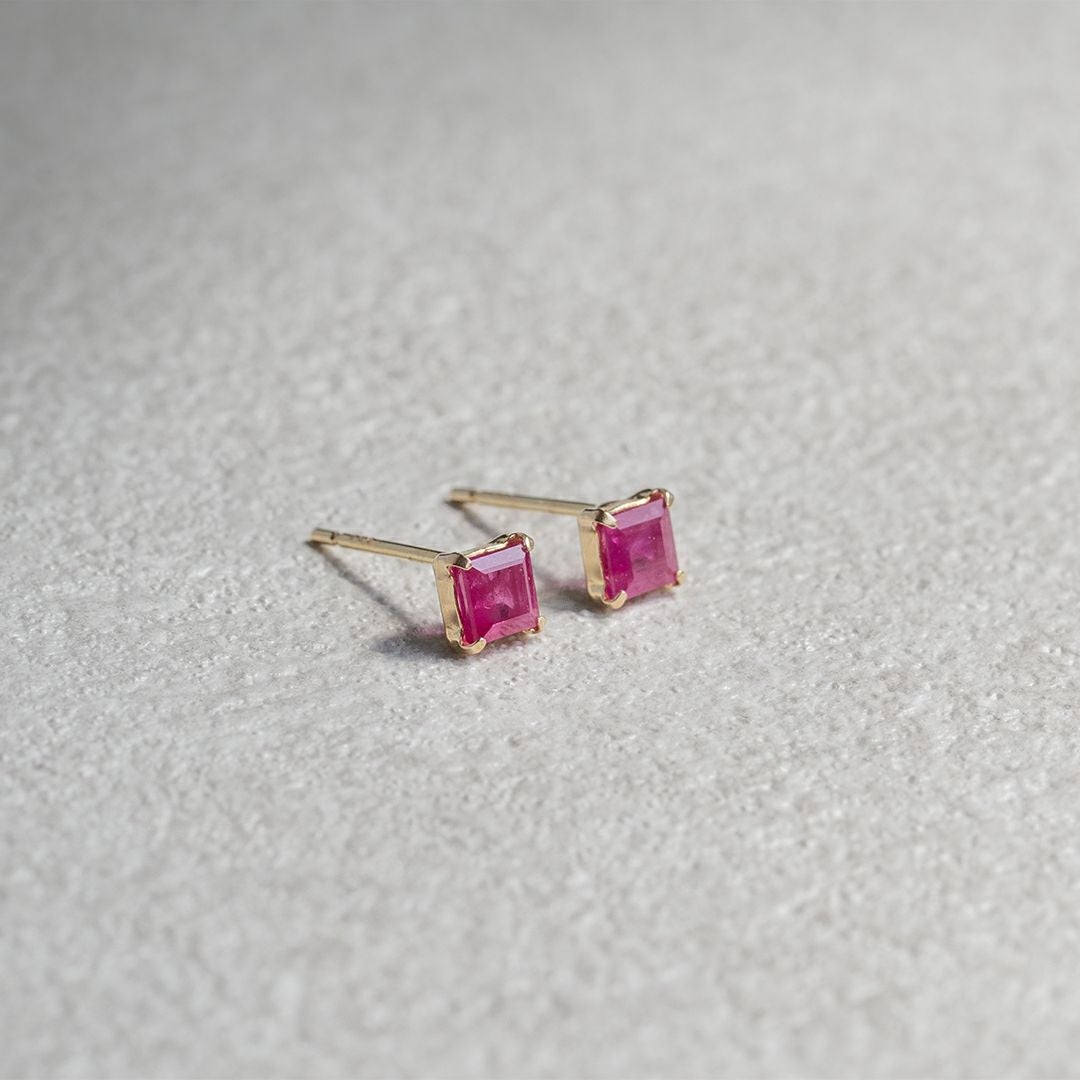 7月誕生石】K18 YG ルビー ピアス スクエアカット | IKEDAジュエリー