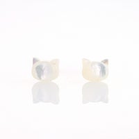 K10 YG 白蝶貝 ピアス 猫 ねこ ネコ 白猫 レディース シェル 誕生日プレゼント ギフト 10金 彼女 20代 30代 40代 イエローゴールド 天然石