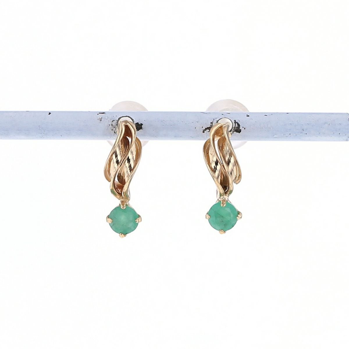 K10 YG エメラルド ピアス 10金 イエローゴールド レディース 5月誕生石 ギフト 誕生日プレゼント 彼女 妻 20代 30代 40代