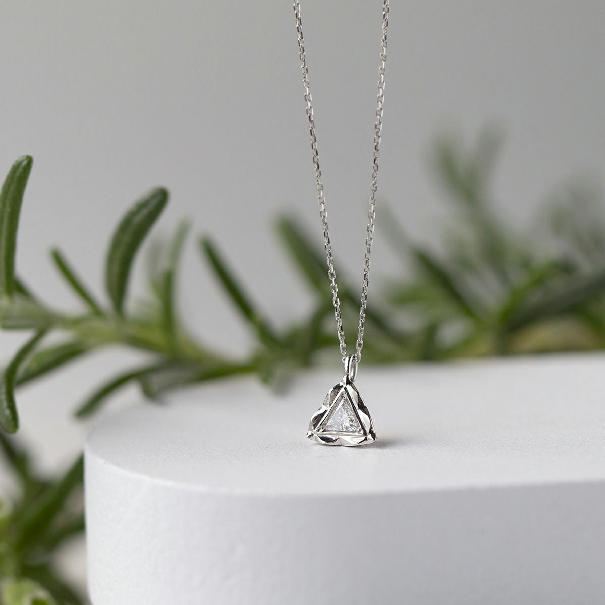 プラチナ 一粒 ダイヤモンド ネックレス レディース PT 誕生日プレゼント ギフト 女性 彼女 20代 30代 40代 記念日 PT900 PT850 トリリアントカット