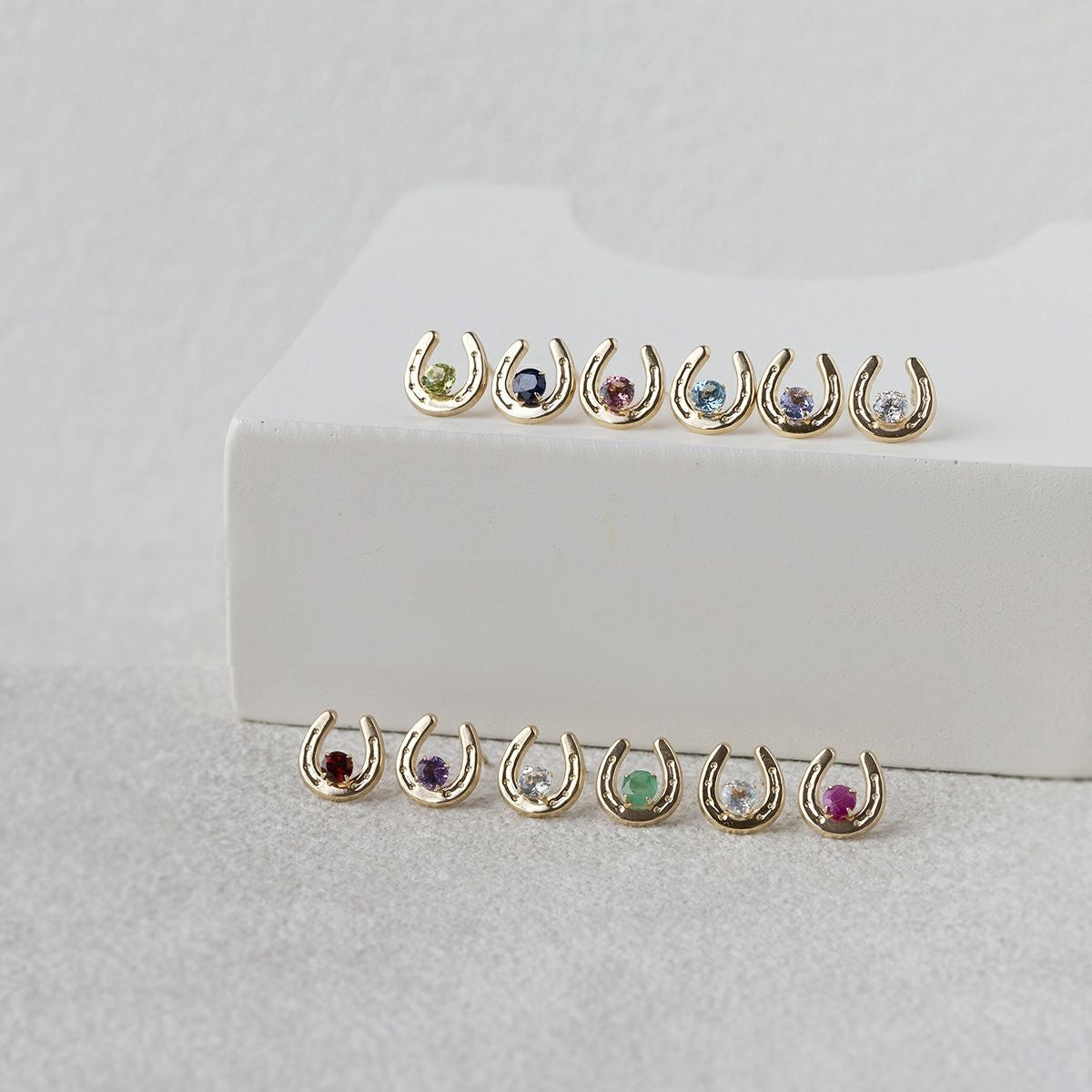 K10 YG ホースシュー 馬蹄 ブルートパーズ ピアス 10k 11月 誕生石 イエローゴールド レディース 彼女 妻 プレゼント ラッキーモチーフ