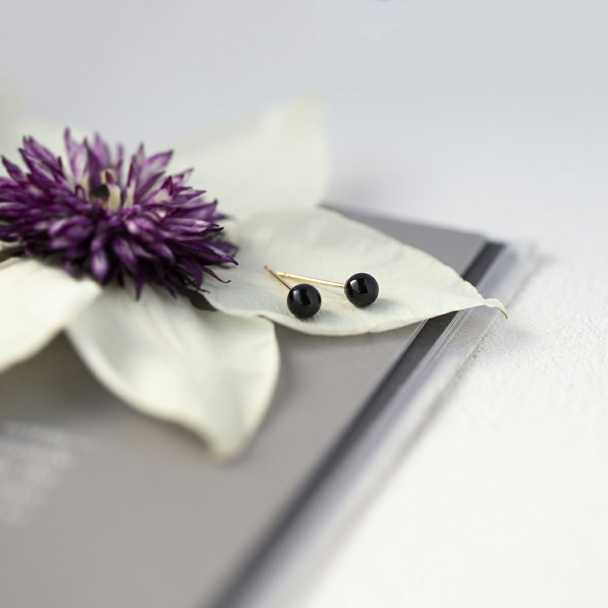 K18 YG オニキス ピアス 4mm