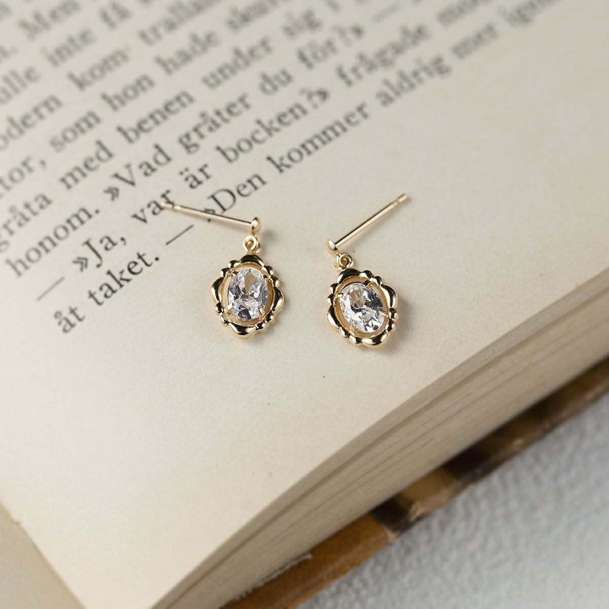 K10 YG キュービックジルコニア ピアス ゴールド イエローゴールド レディース 10金 CZ キュービック 誕生日プレゼント ギフト 20代 30代 40代 女性 彼女 妻 ゆれ