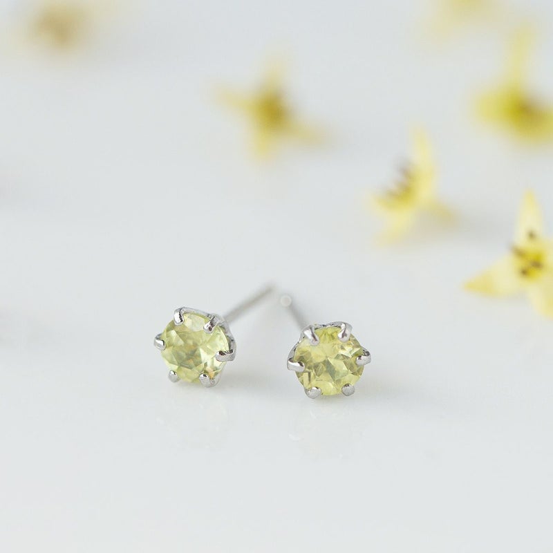 プラチナ スフェーン ピアス PT900 7月 誕生石 誕生日プレゼント ギフト レディース 妻 彼女 20代 30代 40代 天然石