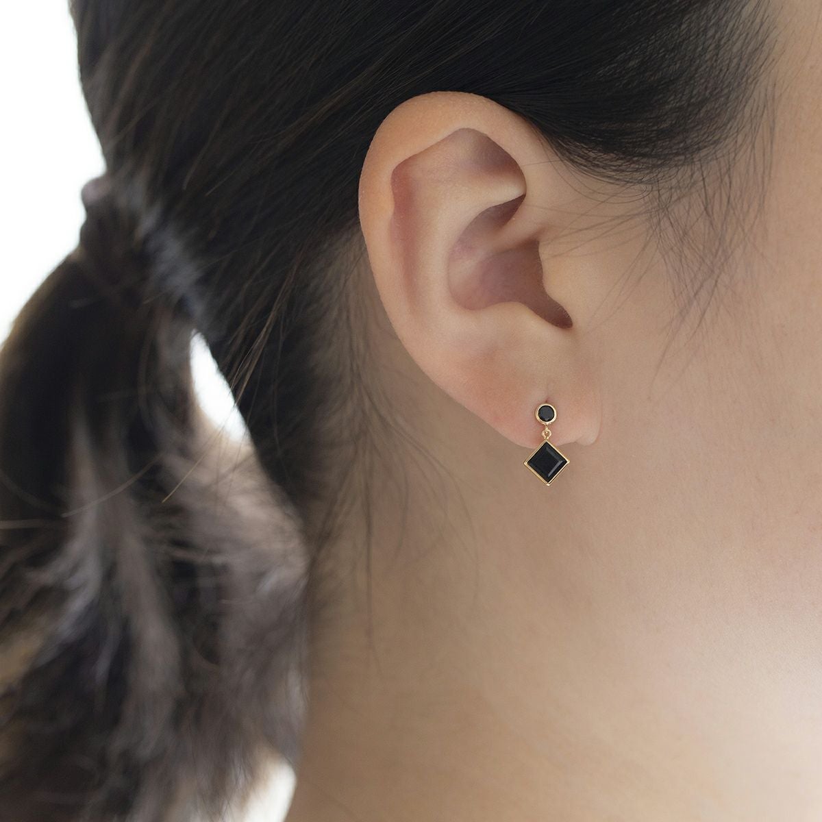 K18 YG オニキス ピアス 8月 誕生石 プレゼント 誕生日プレゼント ギフト 18金 レディース 妻 彼女 20代 30代 40代 イエローゴールド 天然石