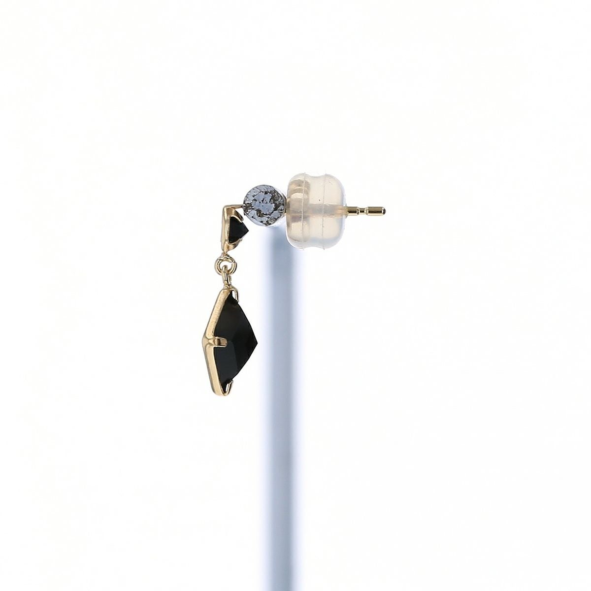 K18 YG オニキス ピアス 8月 誕生石 プレゼント 誕生日プレゼント ギフト 18金 レディース 妻 彼女 20代 30代 40代 イエローゴールド 天然石