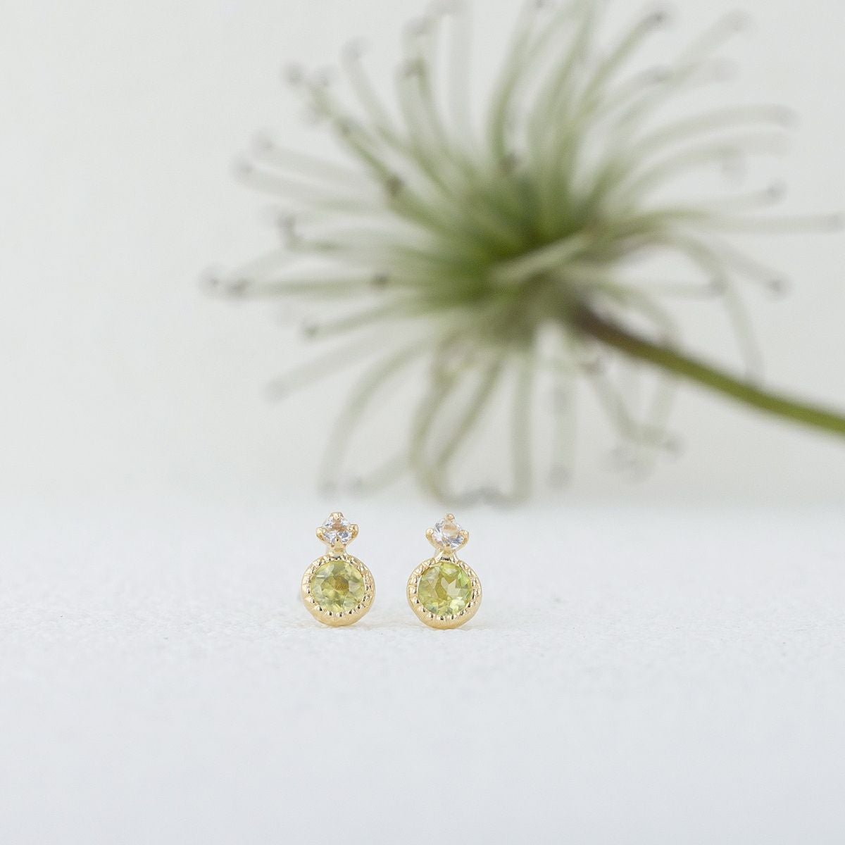 K18 YG スフェーン ピアス ホワイトトパーズ 7月 誕生石 誕生日プレゼント ギフト レディース 妻 彼女 20代 30代 40代 天然石 イエローゴールド