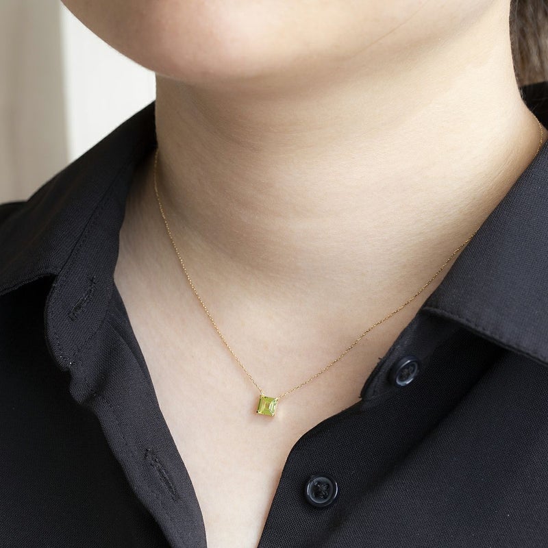K10 YG ペリドット ネックレス イエローゴールド スクエア レディース 8月 誕生石 誕生日プレゼント 彼女 妻 30代 40代 可愛い 華奢