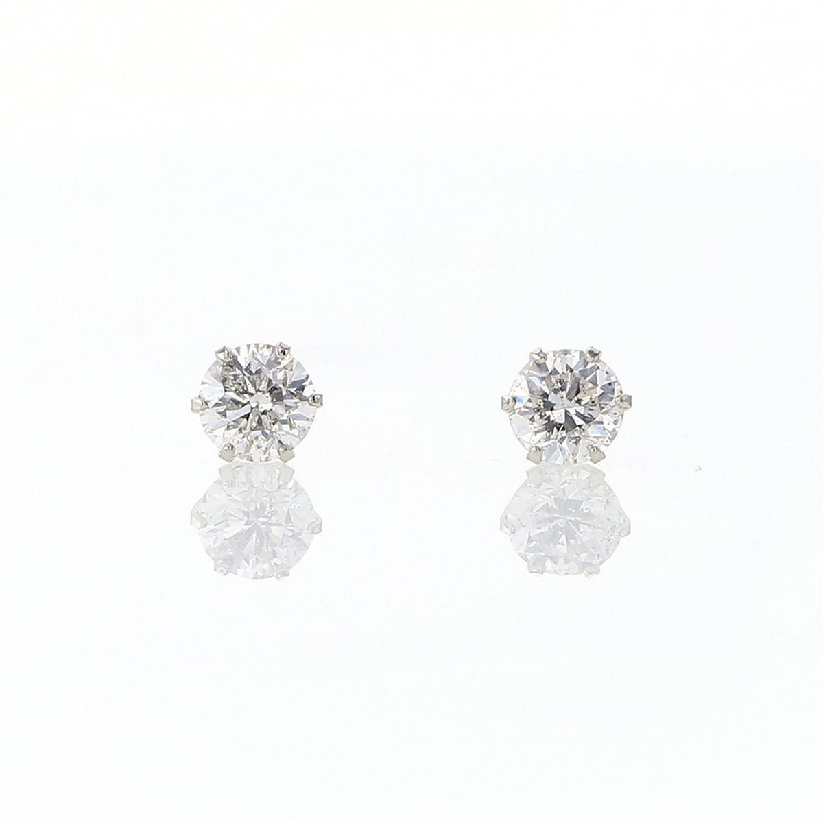 プラチナ 一粒 ダイヤモンド ピアス トータル0.6ct