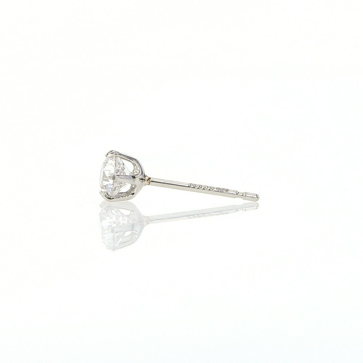 プラチナ 一粒 ダイヤモンド ピアス トータル0.6ct