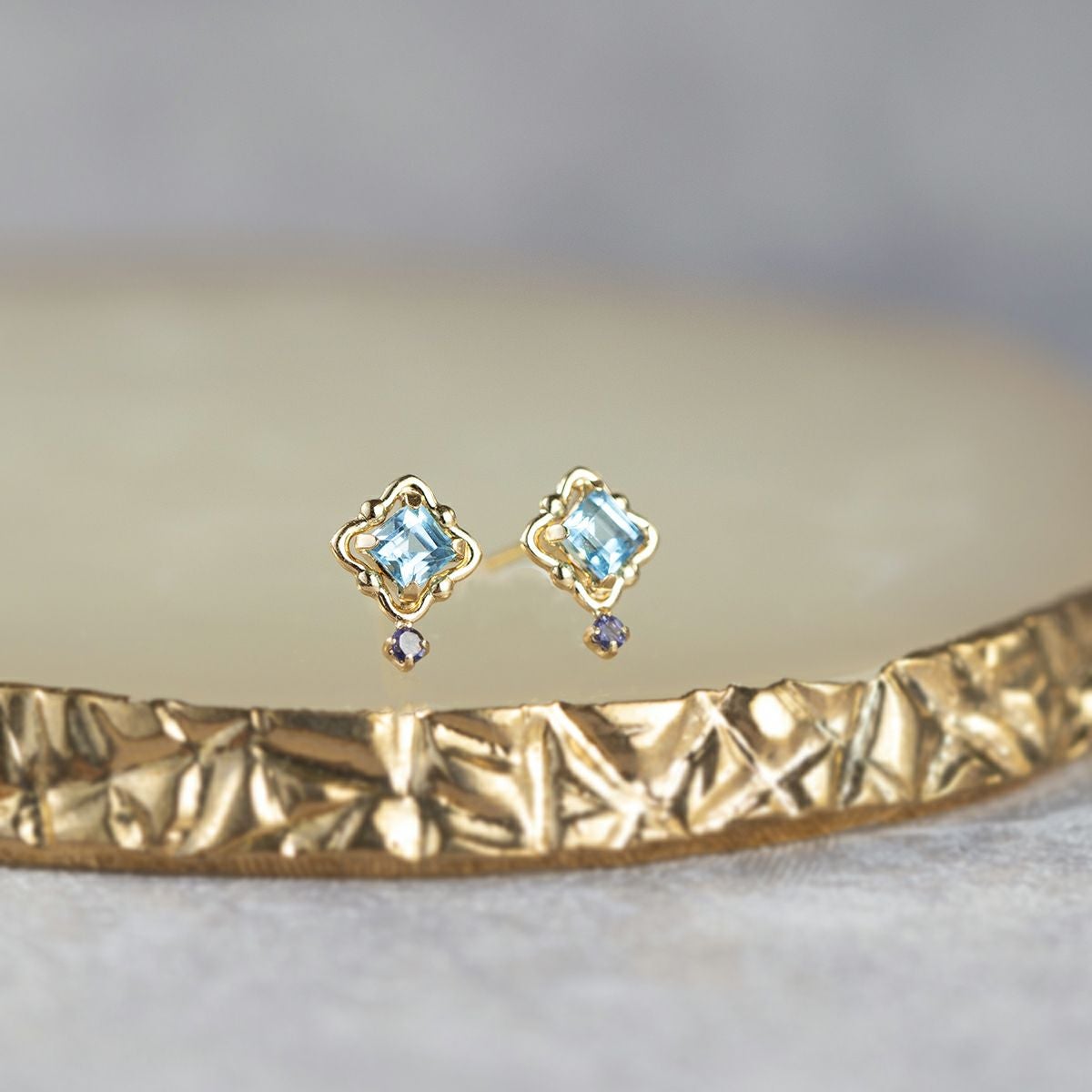 K10 YG ブルートパーズ アイオライト ピアス イエローゴールド 10金 11月 誕生石 誕生日プレゼント ギフト レディース 20代 30代 40代 10k k10 天然石 かわいい