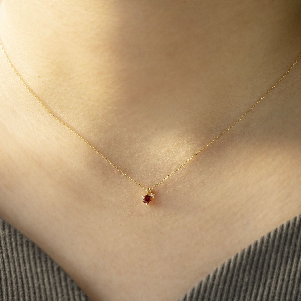 K10 YG ガーネット ネックレス レディース 1月 誕生石 ダイヤモンド プレゼント 彼女 妻 20代 30代 40代 イエローゴールド 天然石