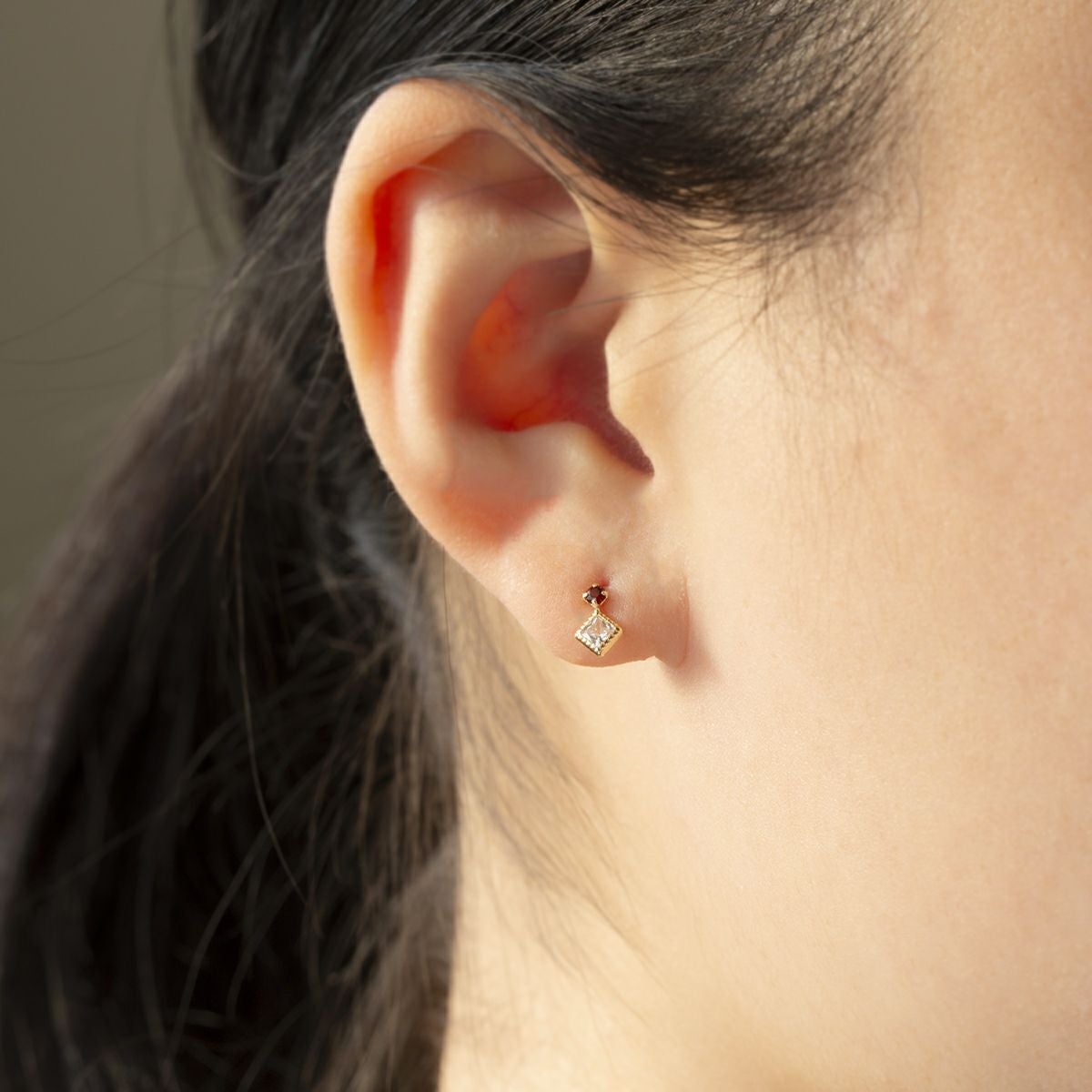 K10 YG ガーネット キュービックジルコニア ピアス イエローゴールド 10金 1月 誕生石 誕生日プレゼント ギフト レディース 20代 30代 40代 10k k10