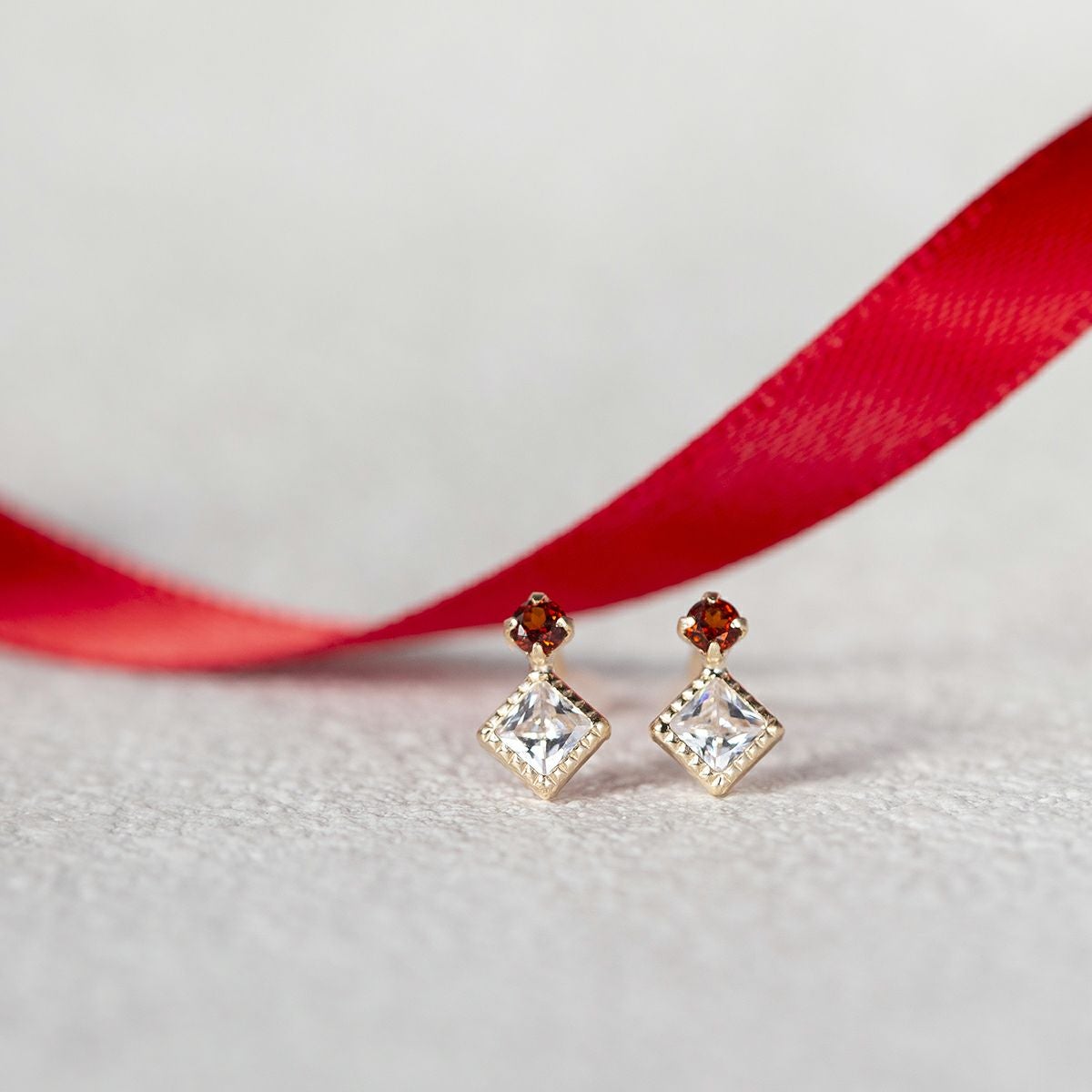 K10 YG ガーネット キュービックジルコニア ピアス イエローゴールド 10金 1月 誕生石 誕生日プレゼント ギフト レディース 20代 30代 40代 10k k10
