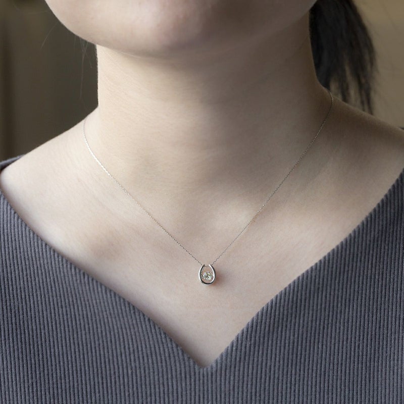 プラチナ ダイヤモンド ネックレス 馬蹄 ダンシングストーン レディース PT 誕生日プレゼント ギフト 女性 彼女 20代 30代 40代 50代 記念日 PT90