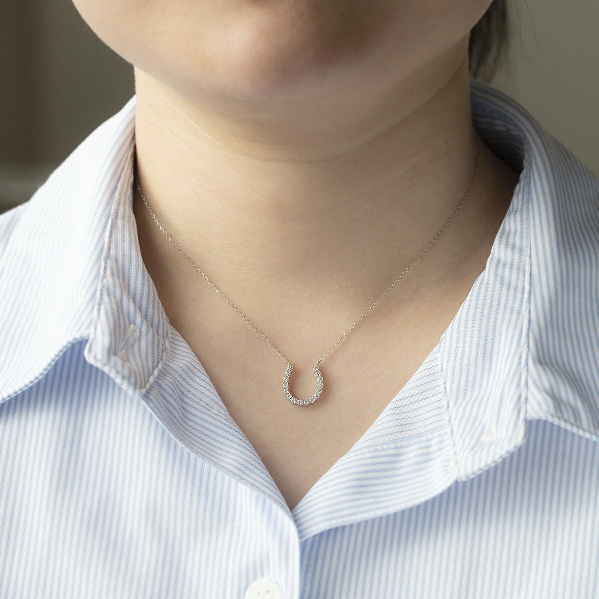 プラチナ ダイヤモンド 馬蹄 ネックレス ホースシュー レディース PT 誕生日プレゼント ギフト 女性 彼女 20代 30代 40代 50代 記念日 PT950