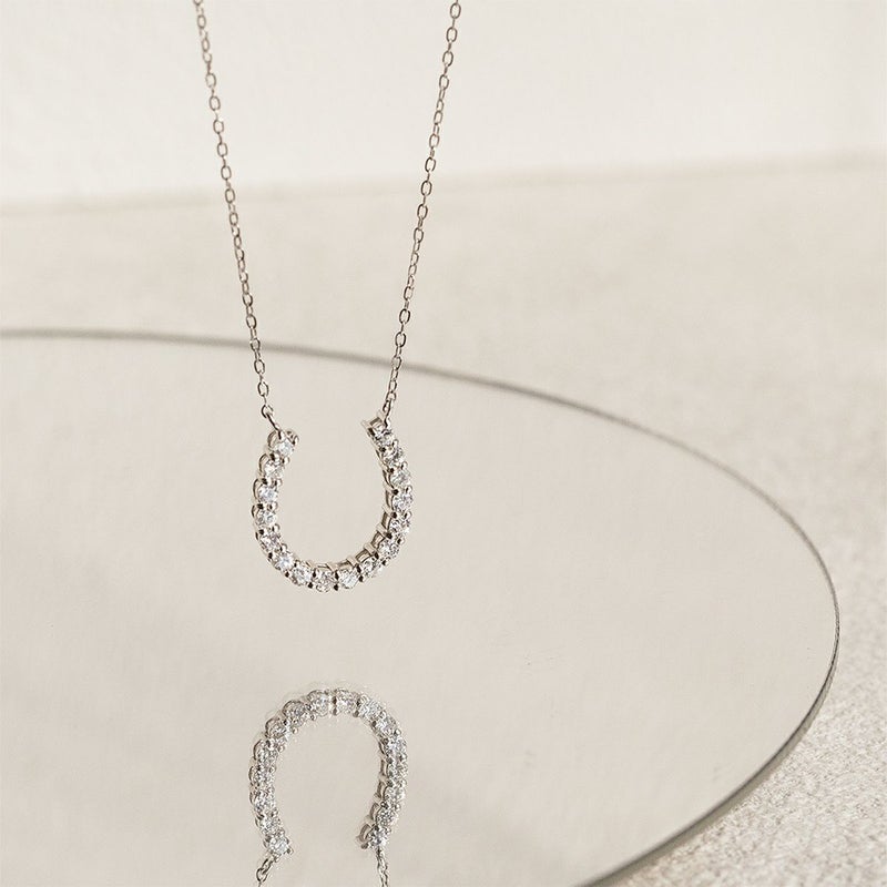 プラチナ ダイヤモンド 馬蹄 ネックレス ホースシュー レディース PT 誕生日プレゼント ギフト 女性 彼女 20代 30代 40代 50代 記念日 PT950