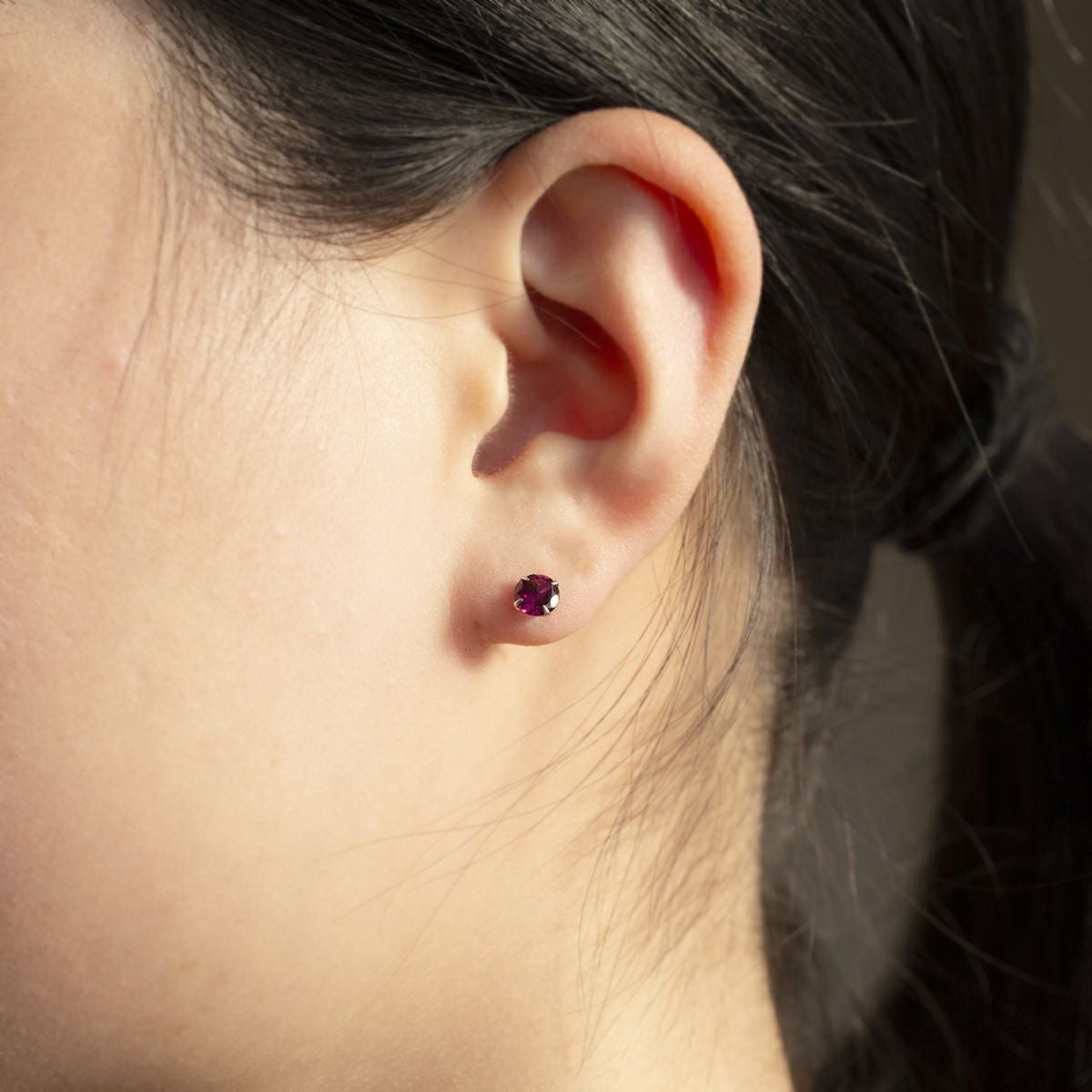 プラチナ ロードライトガーネット ピアス
