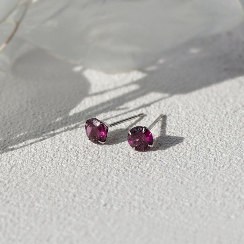 プラチナ ロードライトガーネット ピアス