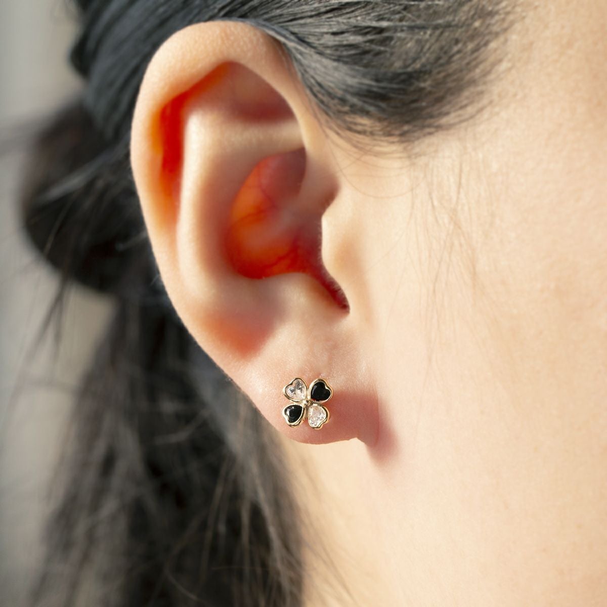 K10 YG クローバー オニキス キュービックジルコニア ピアス CZ 10k 10金 8月 誕生石 イエローゴールド レディース 彼女 誕生日プレゼント ギフト かわいい 四つ葉